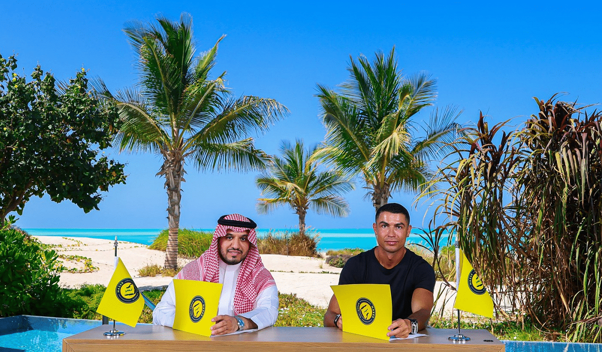 Gluma genială făcută pe seama noului contract al lui Cristiano Ronaldo. Mesajul postat de fostul său coleg