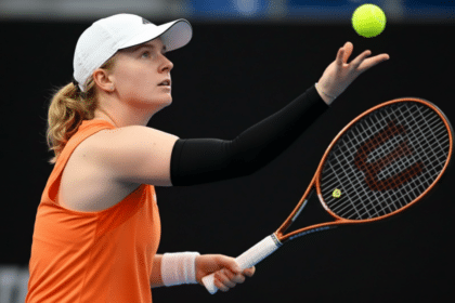 Francesca Jones tenis