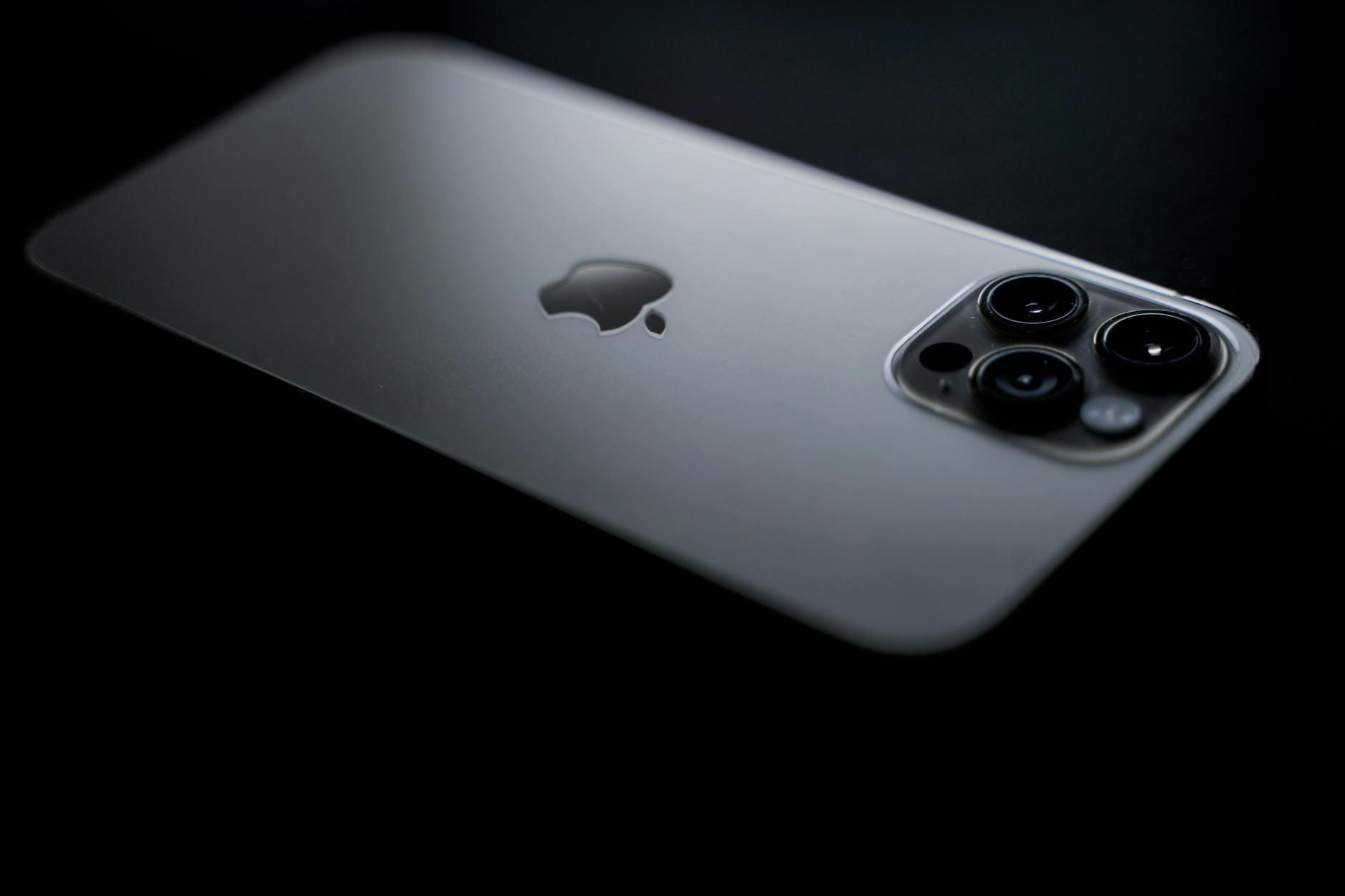 Recenzie iPhone 17 Pro 2026 și noutățile revoluționare ale camerei