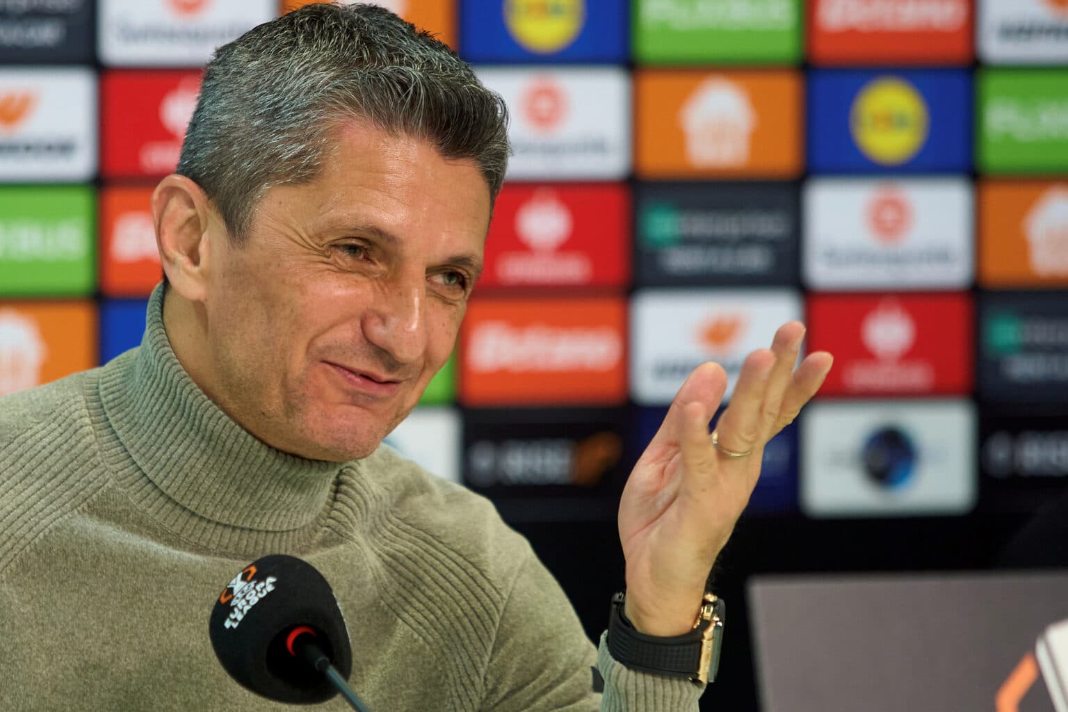 Performanța unică a lui Răzvan Lucescu la 57 de ani. Singurul portar român neînvins pe Anfield