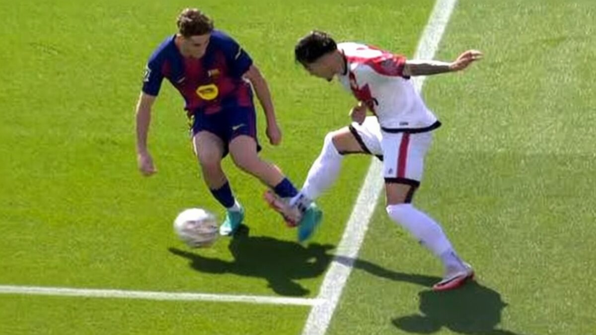 Un fost mare arbitru tranșează faza penalty-ului cerut de Rațiu cu Barcelona