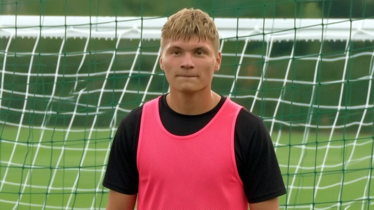 Fotbalist rus de 20 de ani a ucis o femeie la ordin în fața fiicei ei