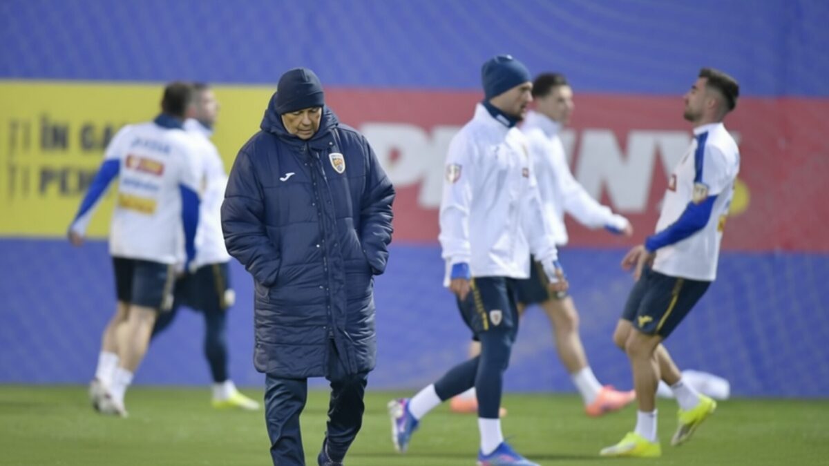 Doi jucători l-au scos din minți pe Mircea Lucescu înainte să leșine la națională