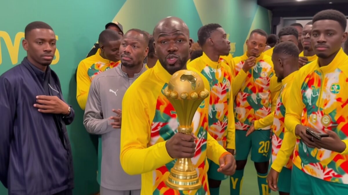 Senegal sfidează CAF și prezintă trofeul interzis în fața a 70.000 de fani