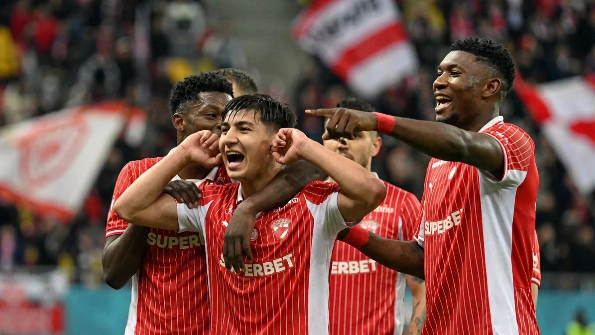 Mutarea de geniu a lui Kopic. Jucatorul care a explodat la Dinamo si e implicat in 55% din goluri - imagine 2