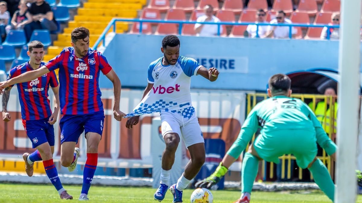 Salarii blocate la Corvinul deși clubul a primit 1,1 milioane euro de la primărie