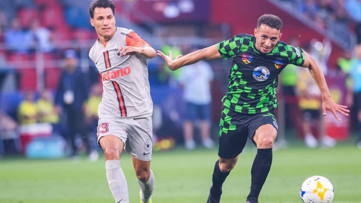 Corvinul aduce un brazilian cu 3 titluri și 99 de meciuri pentru atacul la Superliga
