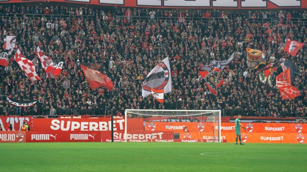 Dinamo anunță peste 9.000 de bilete vândute pentru semifinala cu Craiova