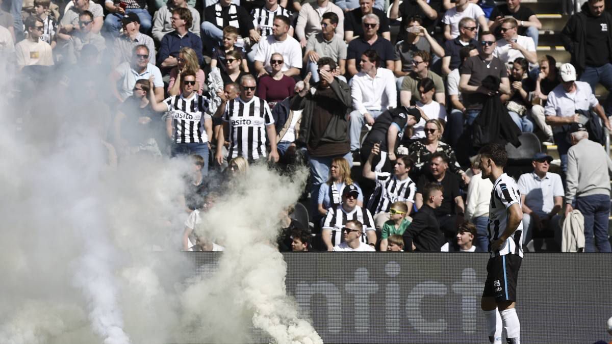 Scene de coșmar în Olanda la 0-2 fanii au fugit de propriii ultrași