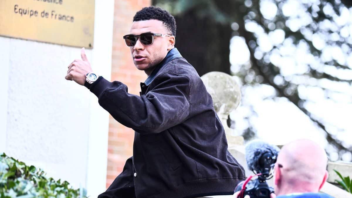 Kylian Mbappe dă undă verde pentru Mourinho la Real Madrid? Gestul care a aprins imaginația fanilor