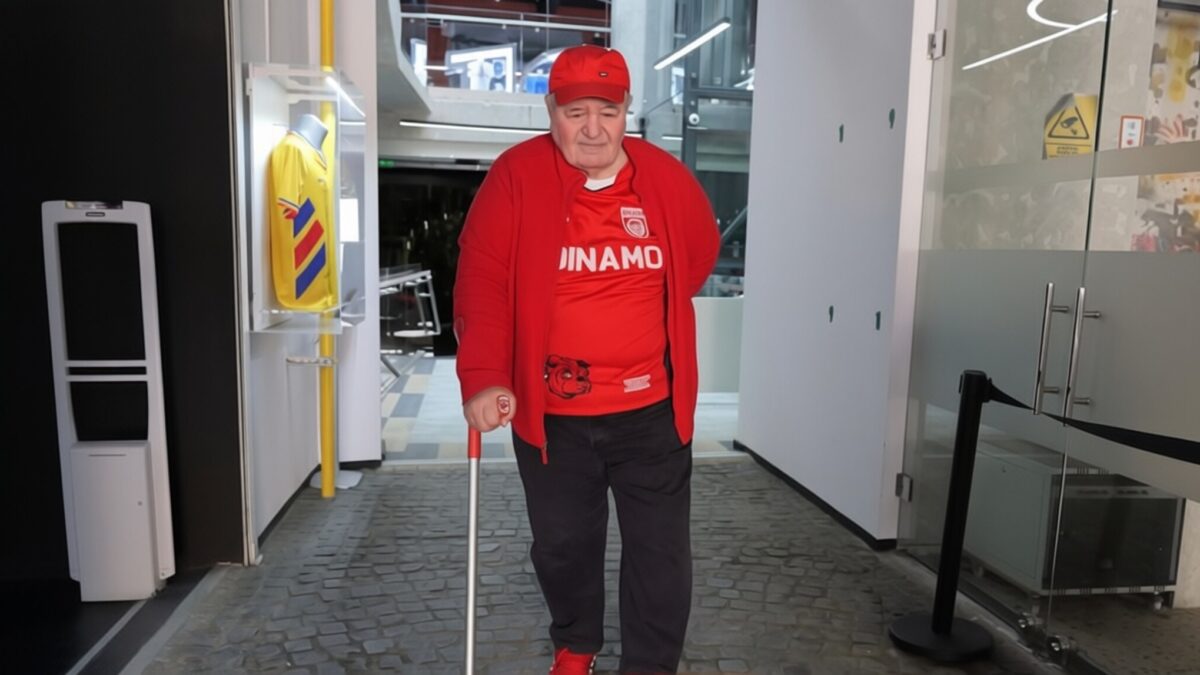 Fostul lider de galerie al lui Dinamo a venit în baston la expoziția lui Lucescu