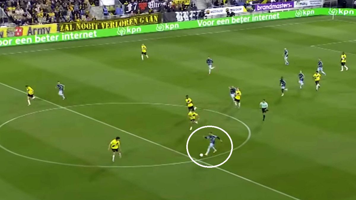 Puștiul de 20 de ani al lui Ajax a marcat un gol istoric după o cursă de la centrul terenului