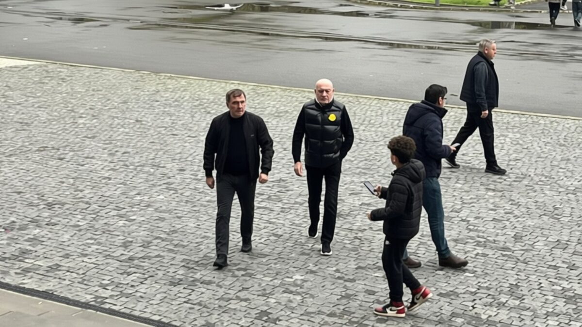 Hagi, prezent și a doua zi la priveghiul lui Lucescu. Mărturisiri copleșitoare