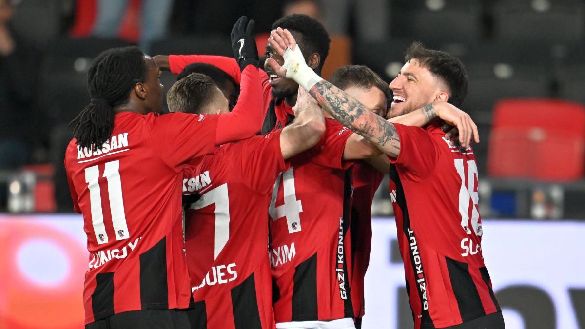 Echipa care îl vrea pe Mirel Rădoi a câștigat cu 3-0 în Turcia