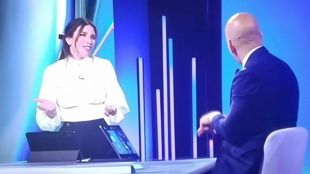 Paolo Di Canio și-a spart capul de masă în direct după o întrebare despre Serie A