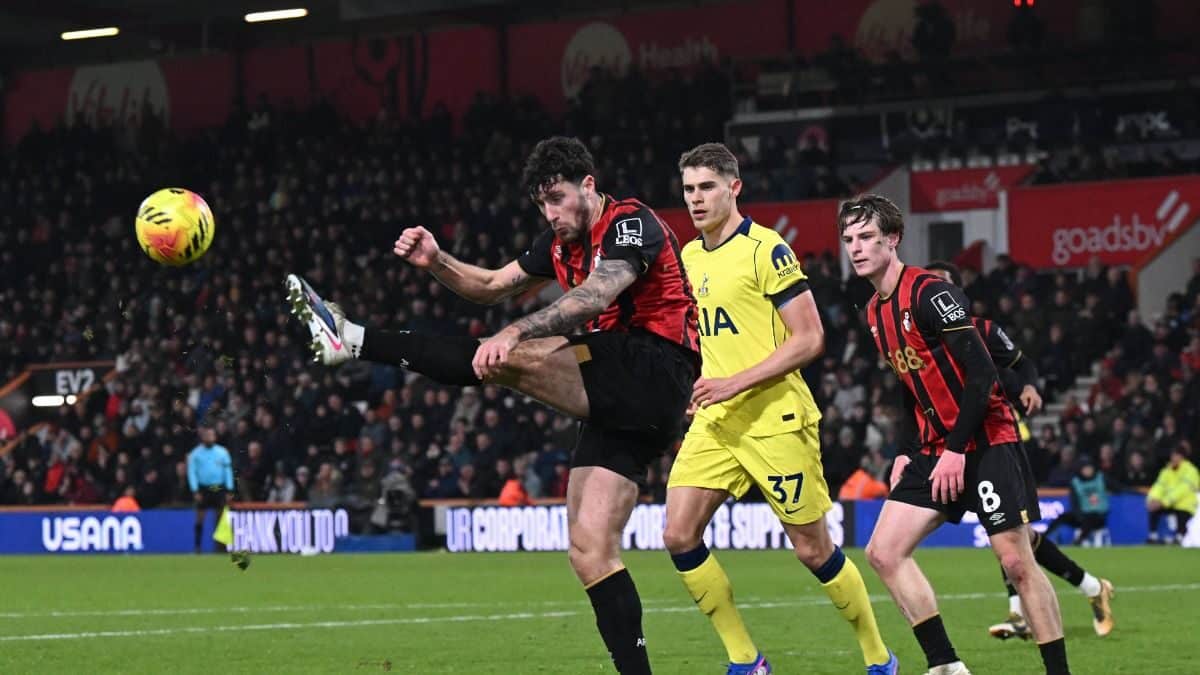 Tottenham aduce un fundaș de 22 de milioane de euro, viitor incert pentru Drăgușin