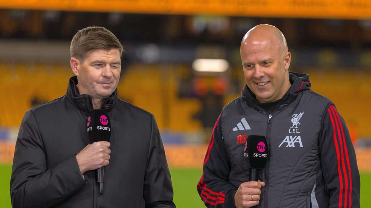 Steven Gerrard, favorit să preia o fostă campioană a Angliei cu doar 20 de puncte