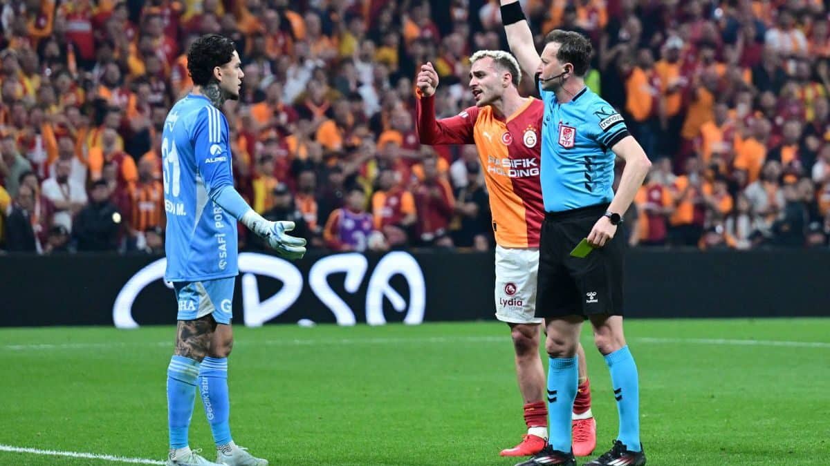 scandal Galatasaray Fenerbahce