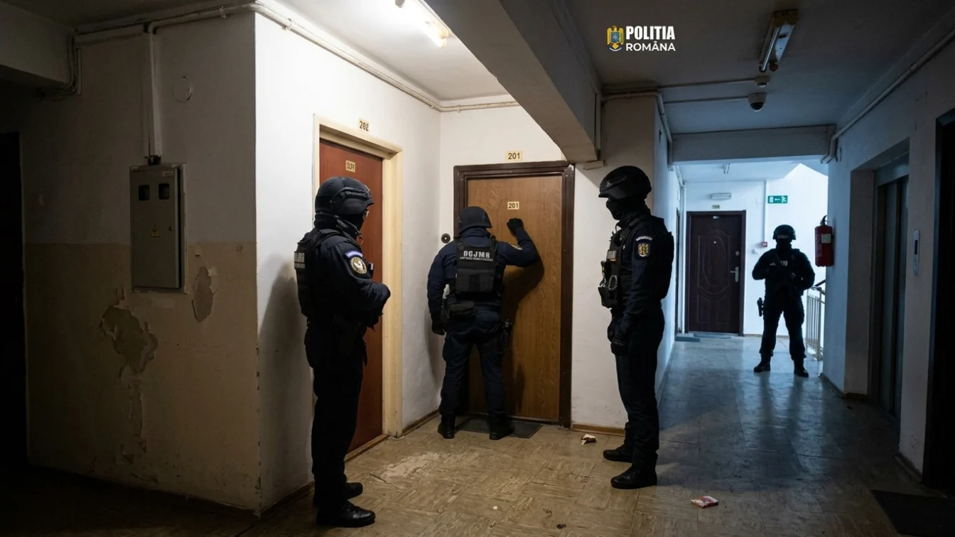 Descinderi in forta la ultrasii Stelei. Cum au fost prinsi dupa ce au furat steagul rivalilor