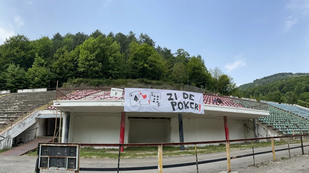 Reactia furioasa a suporterilor din Liga 2. Fotbalistii sunt acuzati ca pierd noptile la poker - imagine 1