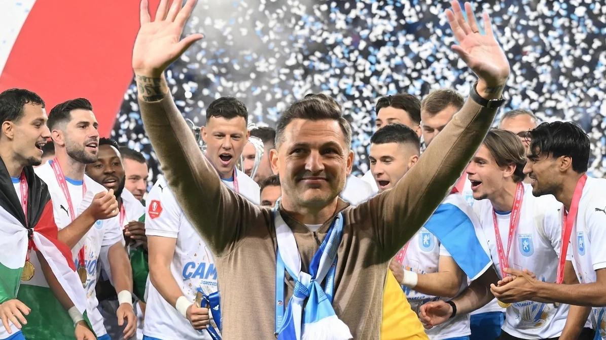 Mirel Radoi vrea sa il transfere gratis pe Adrian Rus. Universitatea Craiova ii ofera 1.3 milioane euro