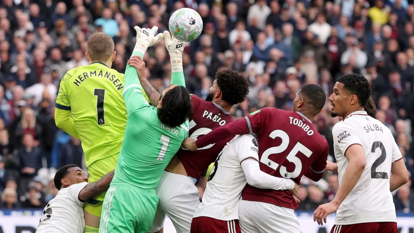 Arsenal. West Ham 1-0. Arbitrul anuleaza un gol in min. 95 si decide meciul