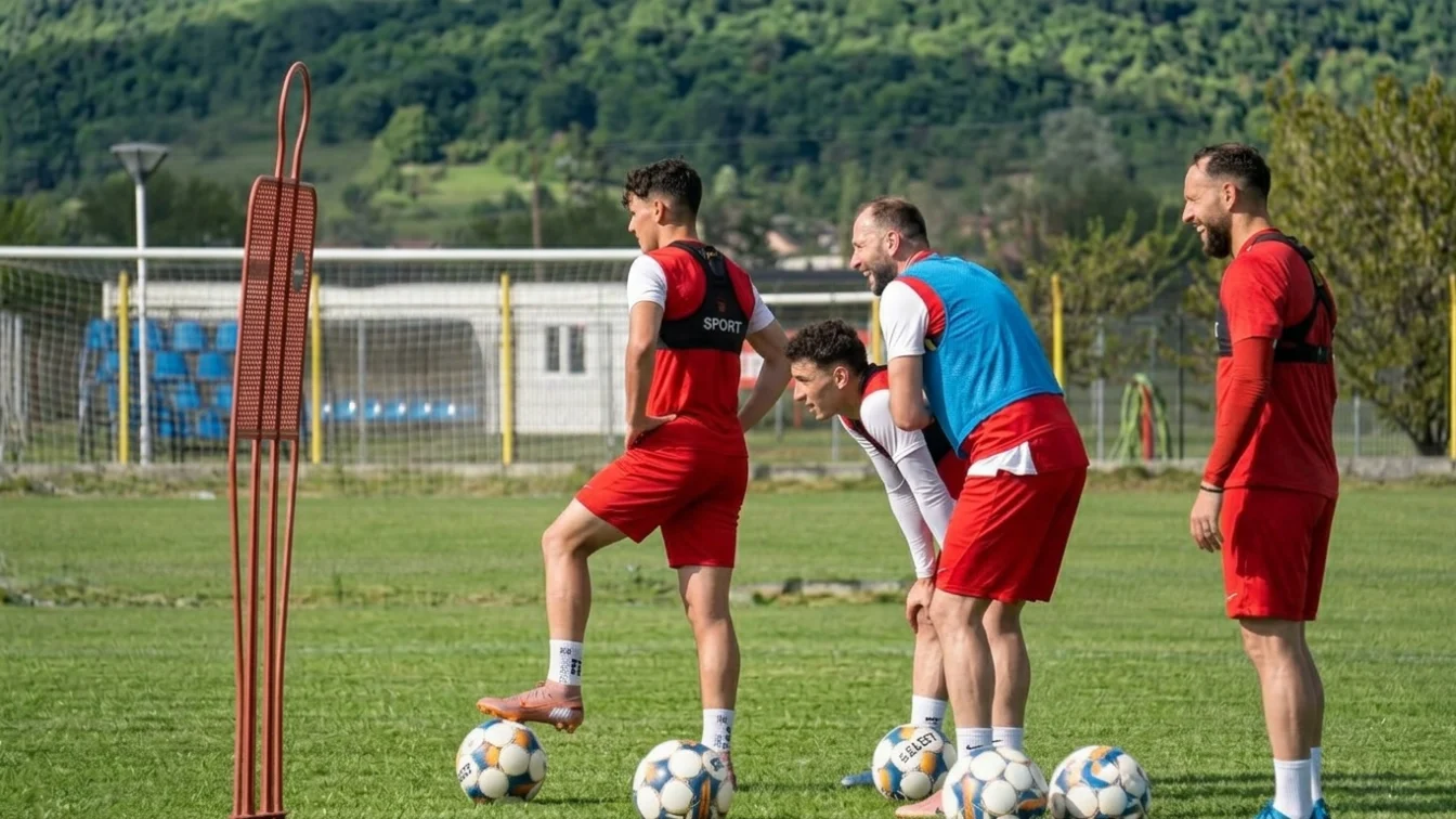 Surpriza uriasa in Superliga inaintea meciului decisiv. Antrenorul a ramas cu doar 12 jucatori