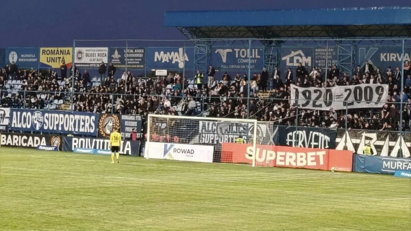 Suporterii Farului cer demisia lui Gica Popescu la meciul cu Metaloglobus