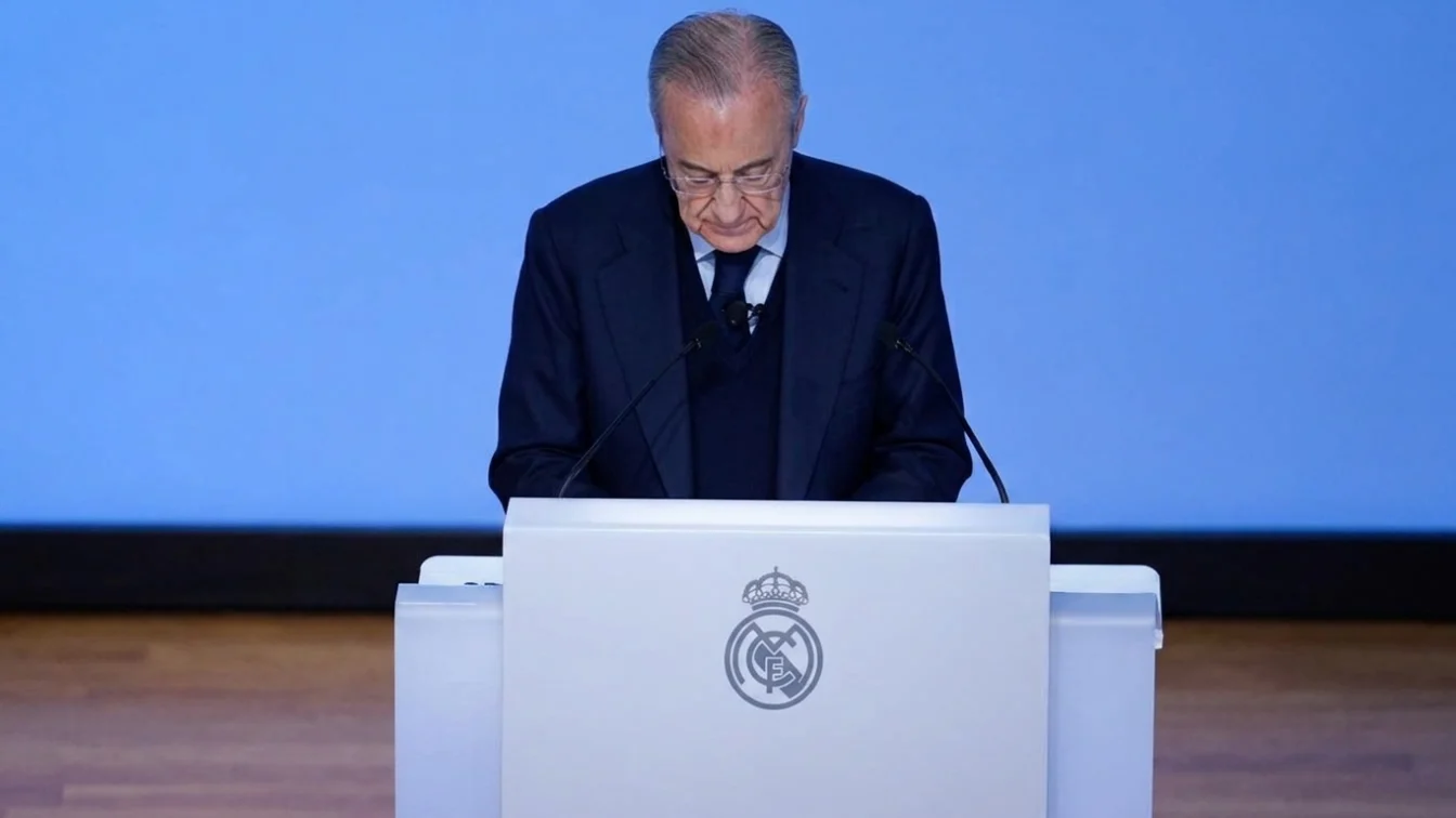 Florentino Perez sustine o conferinta de presa la Real Madrid. Barcelona castiga titlul cu 2-0