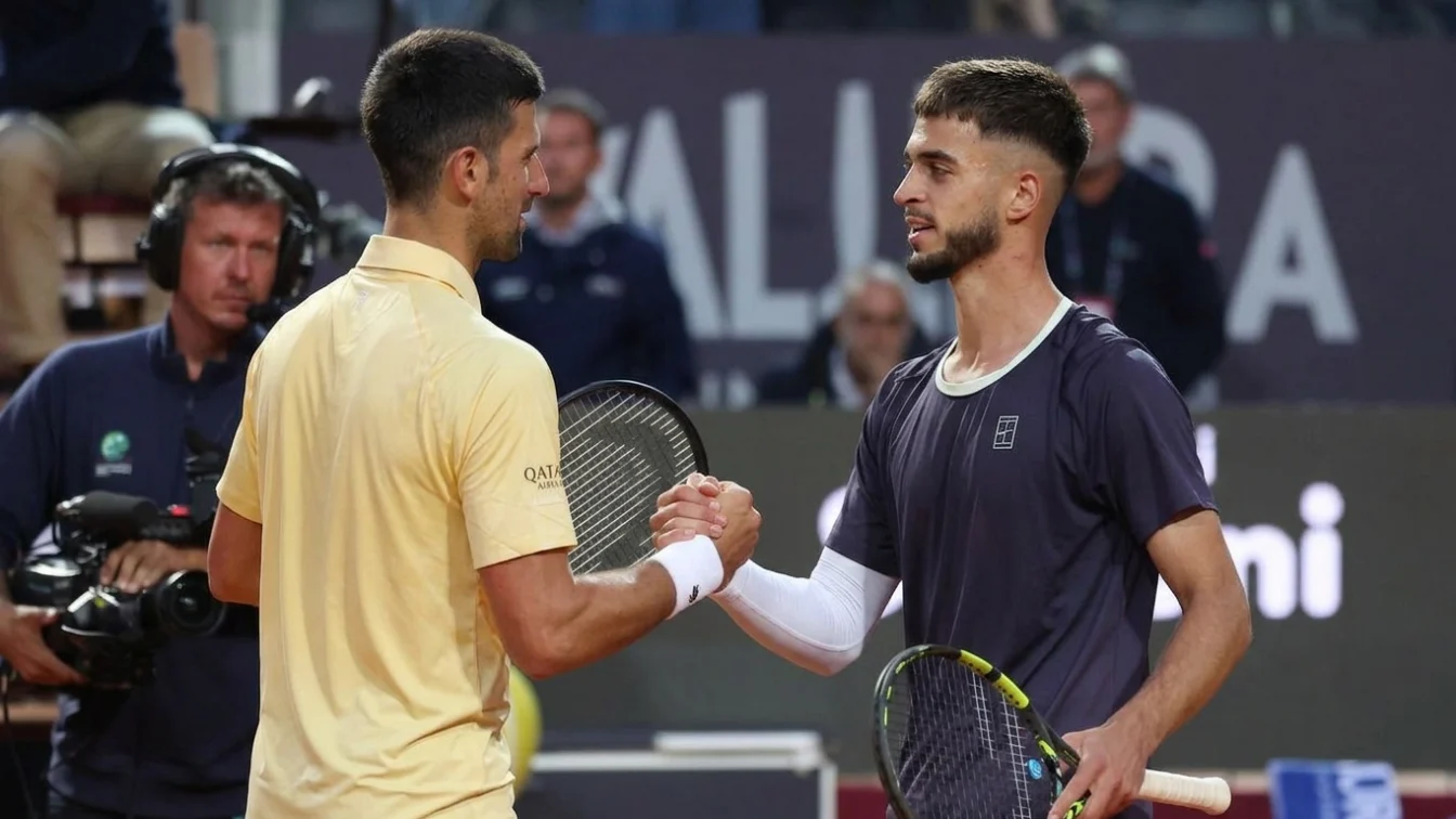Dino Prizmic il elimina pe Novak Djokovic la Roma. Jucatorul de 20 de ani castiga cu 2-6, 6-2, 6-4