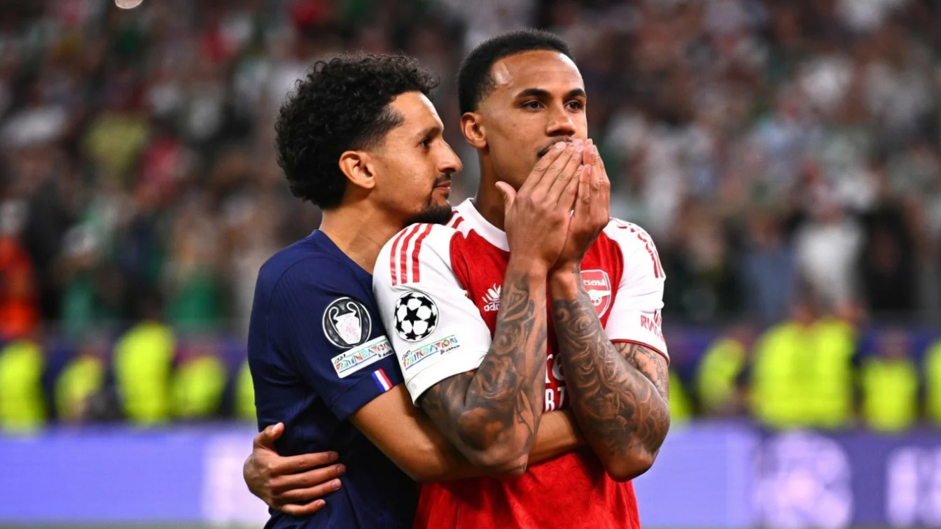 PSG invinge Arsenal în finala Champions League. Marquinhos il consoleaza pe Gabriel dupa penalty