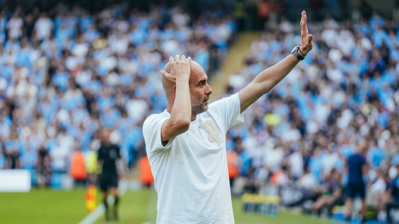 Pep Guardiola se desparte de Manchester City dupa 10 sezoane. Antrenorul izbucneste în lacrimi pe Etihad