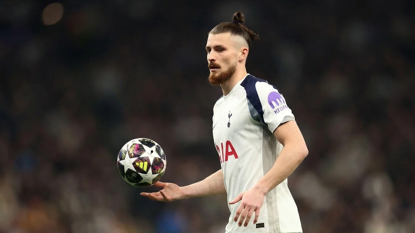 Tottenham il poate vinde pe Radu Dragusin. Inter Milan pregateste 25 milioane euro