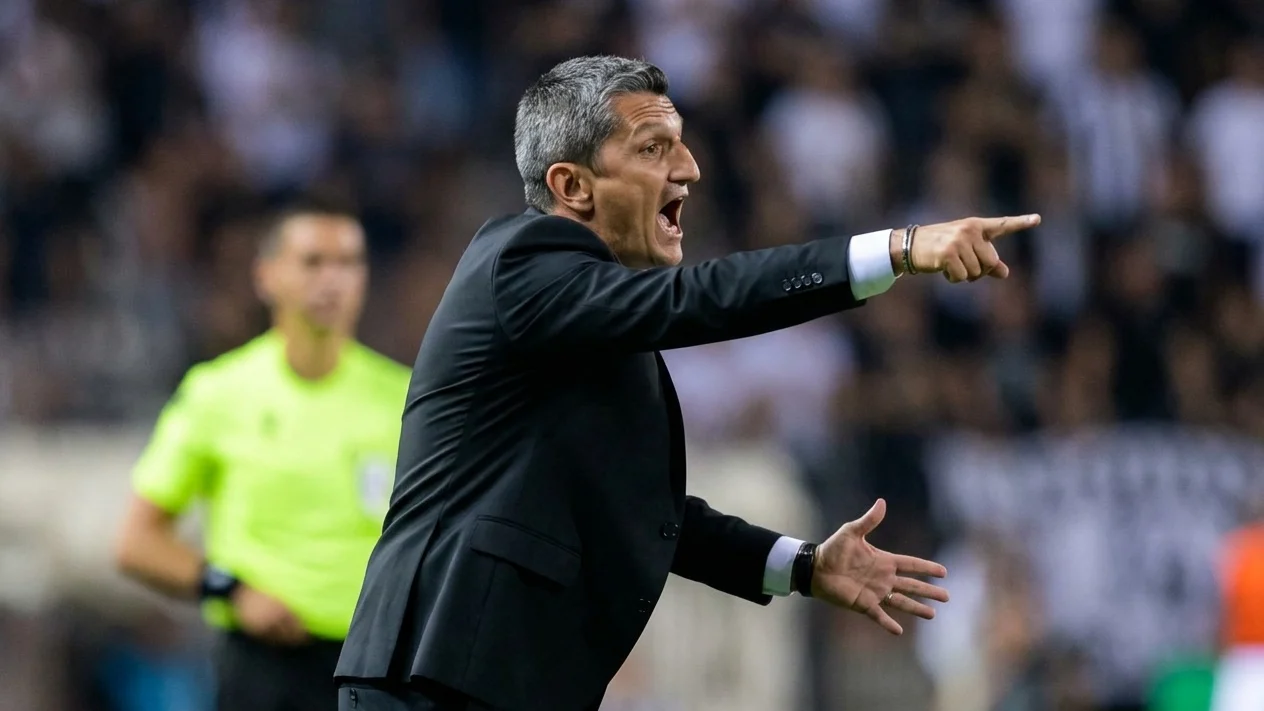 Razvan Lucescu negociaza preluarea lui Besiktas. O clauza de 4 milioane de euro blocheaza mutarea