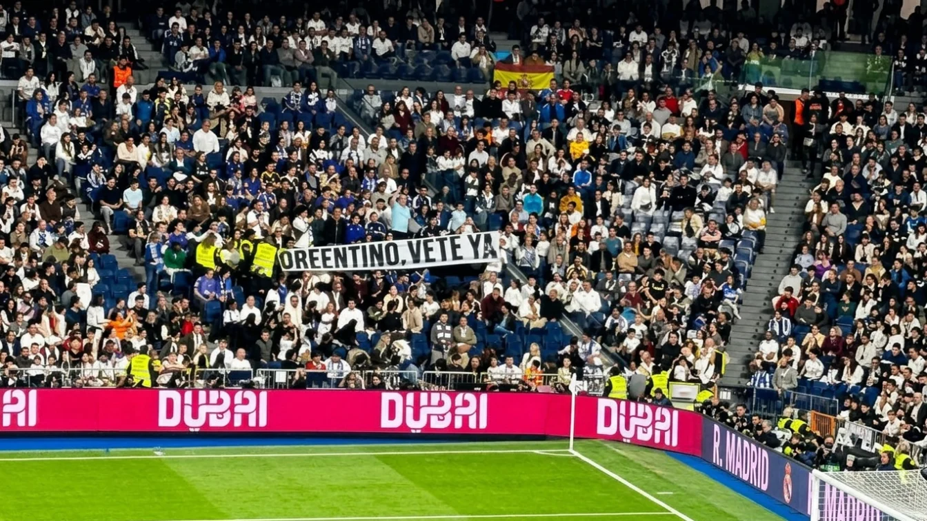 Real Madrid invinge Oviedo 2-0. Fortele de ordine confisca bannerele impotriva lui Florentino Perez