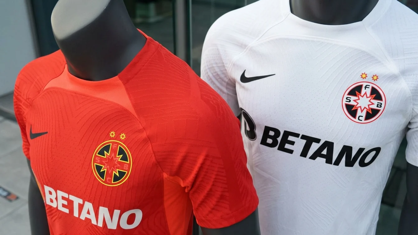 Ștefan Bană se prezintă în tricoul FCSB la baza Universitatea Craiova. Mijlocașul are 21 de ani