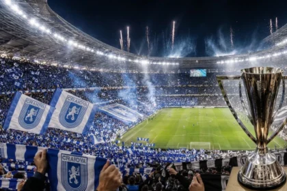 Universitatea Craiova Superliga trofeu
