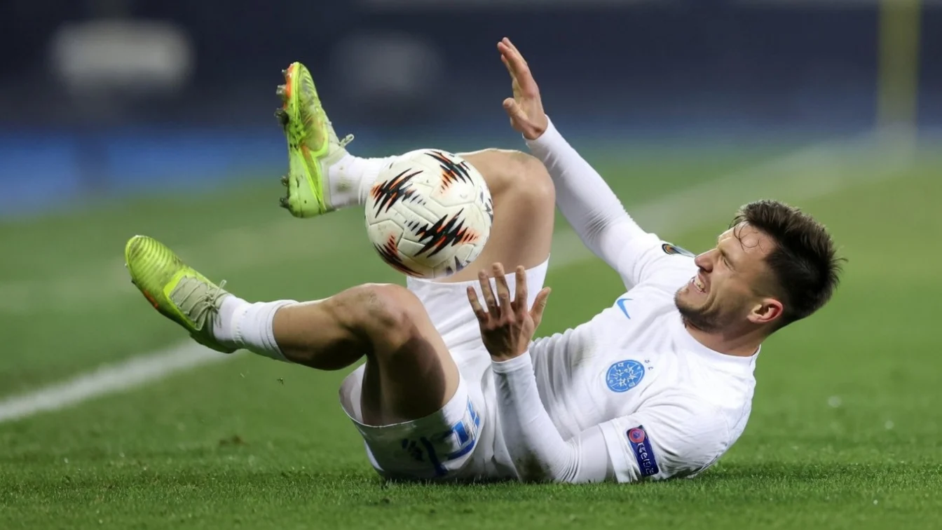 Dennis Politic sufera de pubalgie. Jucatorul imprumutat de FCSB la Hermannstadt nu joaca din martie