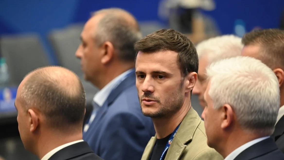 Dinamo convertește 15 milioane de euro în capital social. Clubul scapă de eticheta FRF - imagine 1