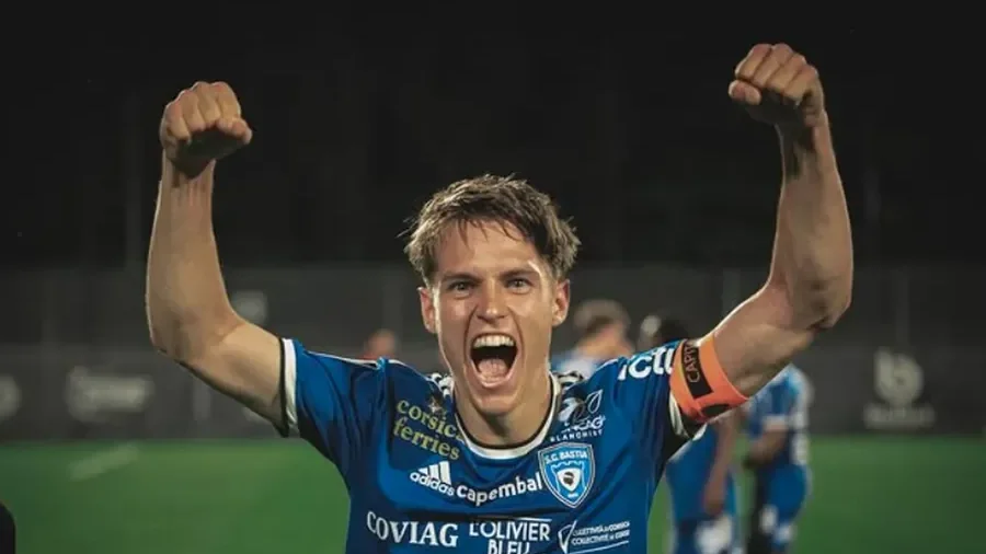 Dinamo rateaza două transferuri din Franta. Oferta de 75.000 de euro refuzata de Bastia - imagine 1