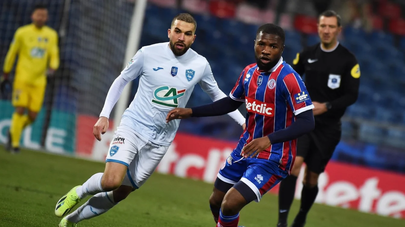Farul Constanța il transfera pe Tony Njike. Mijlocasul francez semneaza pe 2 ani