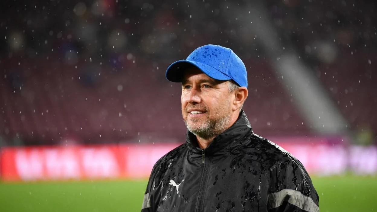 Laurentiu Reghecampf primeste o oferta de 1.4 milioane de euro pe an din Algeria. Belouizdad și MC Alger negociaza cu antrenorul