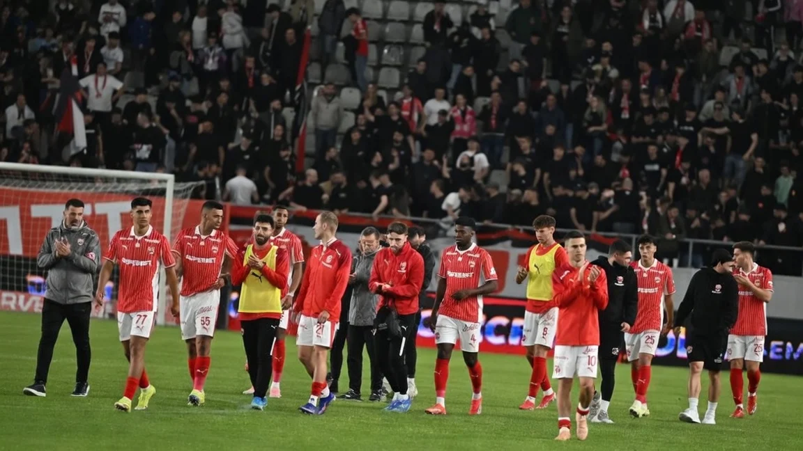 Valentin Ticu pleaca de la Dinamo dupa 6 luni. Fundasul a bifat doar 203 minute